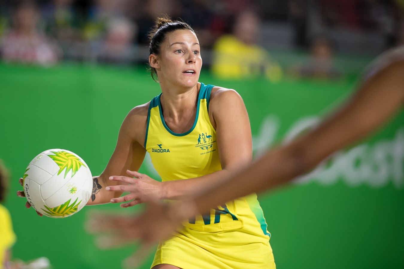 Madi Browne playing netball
